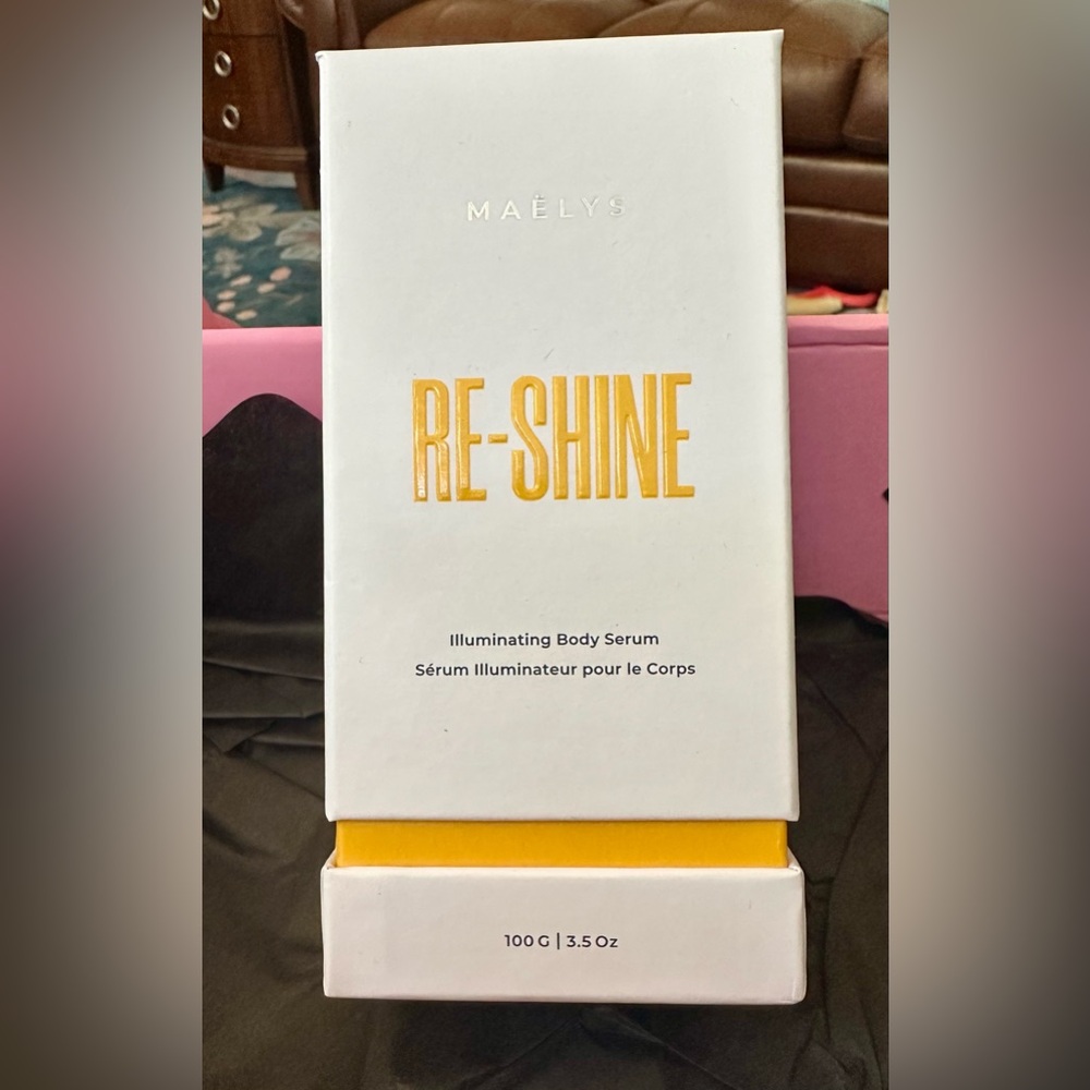 MAËLYS Re-Shine Illuminating‎ Body Serum - White and Gold